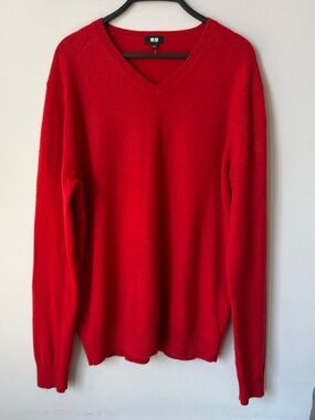 Uniqlo 100% Cashmere Red V-Neck Men’s Sweater